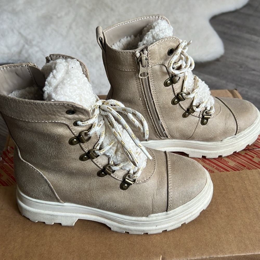 Girls Boots